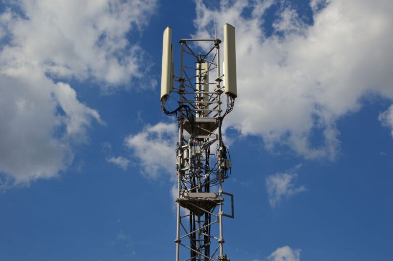 Comment les télécommunications façonnent-elles la connectivité mondiale ?