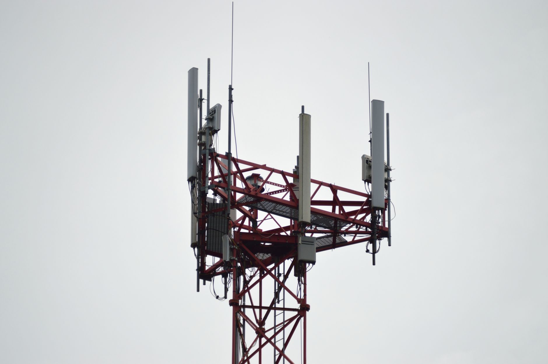 Comment les télécommunications façonnent-elles la connectivité aérienne ?