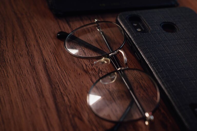 Les lunettes IA sans écran accélèrent, mais l’enregistrement reste à signaler